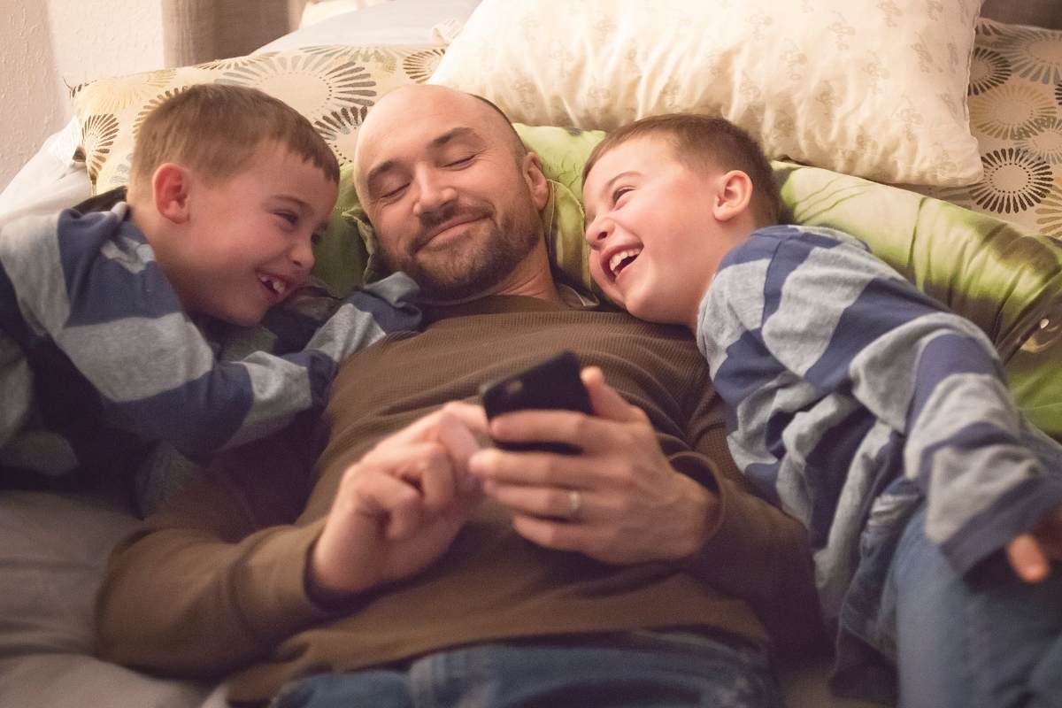 Come Limitare l'uso del Cellulare ai Figli? (e goderseli di più)